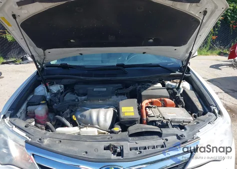 2014 Toyota Camry Hybrid Xle z USA, uszkodzony, nr VIN 4T1BD1FK3EU097752